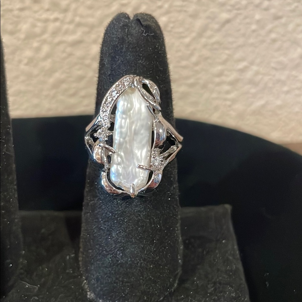 Elegant Silver and White Pearl Ring